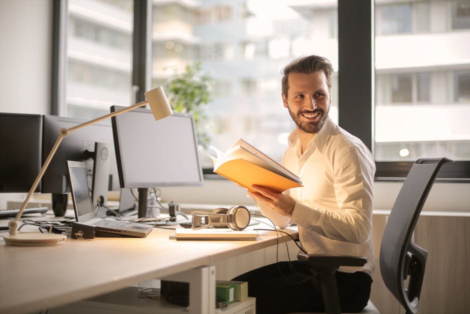 Professional man reading efficiently in office using AI summarizer tools